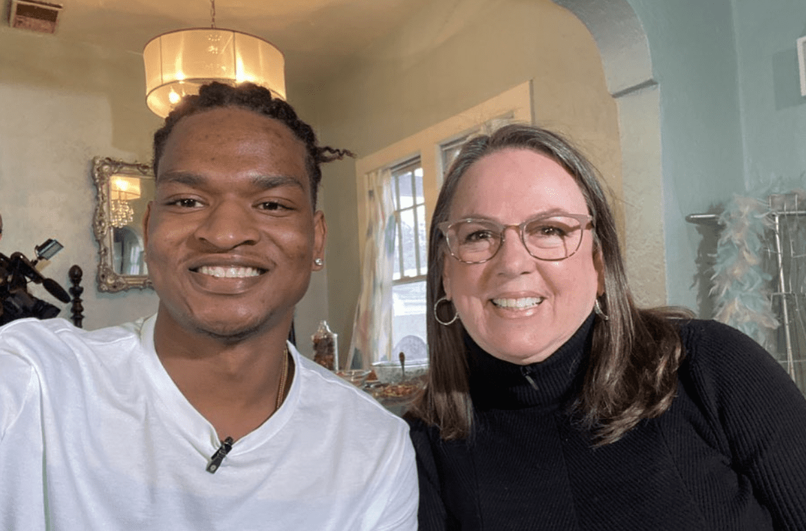 Grandma Spends Another Thanksgiving With Stranger She Accidentally ...