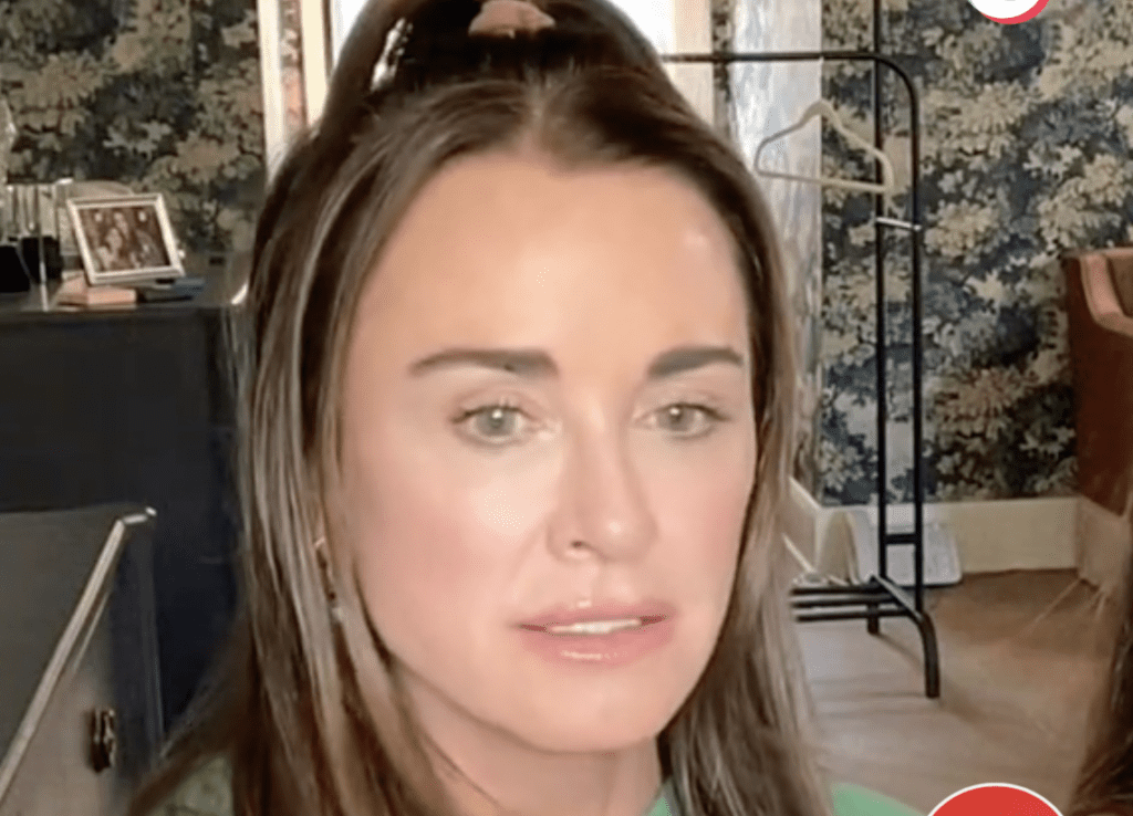 Kyle Richards Gives An Update On Her Friendship With ‘RHOBH’ Alum Lisa ...