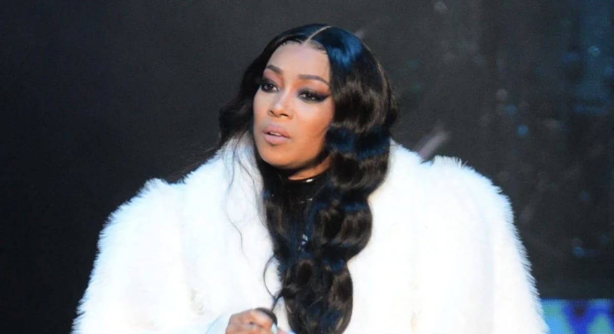 Monica Stops Fans Fighting at Concert, ‘I Ain’t Singing ‘Knuck If You Buck‘’ [Video]