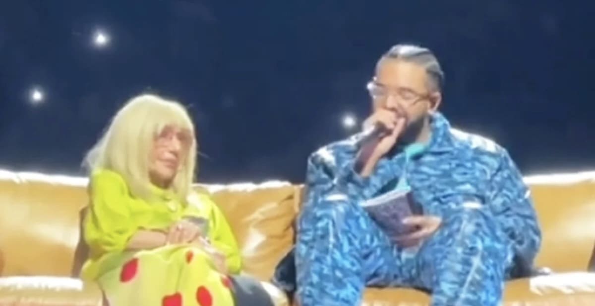 Drake Brought His Mom To Tears During His Emotional ‘Look What You’ve Done’ Tribute At His NYC Show [Video]