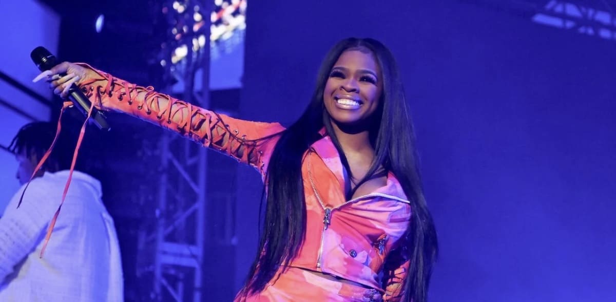 City Girls’ JT Told A Fan To ‘Stop Begging’ For Free Merch: ‘Don’t Ask Me For Sh*t You Won’t Ask A Man’ [Video]