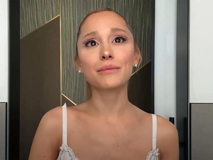 Ariana Grande Holds Back Tears As She Admits To Getting ‘a Ton Of Lip Filler Over The Years 7352