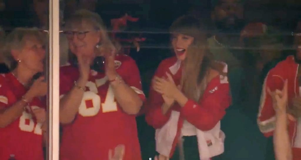 Taylor Swift Watching Chiefs Game In Person With Travis Kelces Mom Video