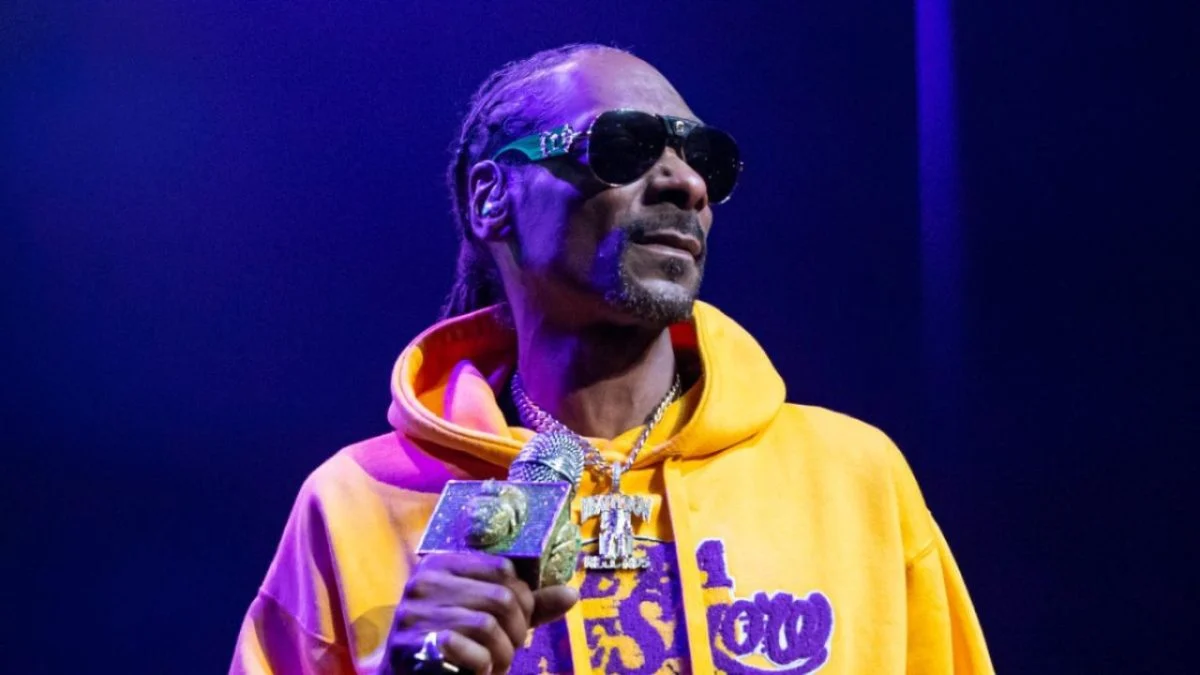 Snoop Dogg Explains Wanting To Be The ‘Dumbest’ Person In His Circle [Video]
