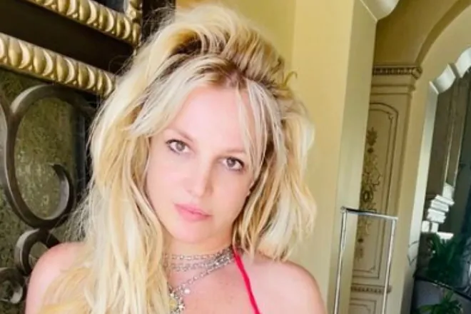 Britney Spears Admits She Wants Butt Injections as She Shares Video on the Beach Without Bikini