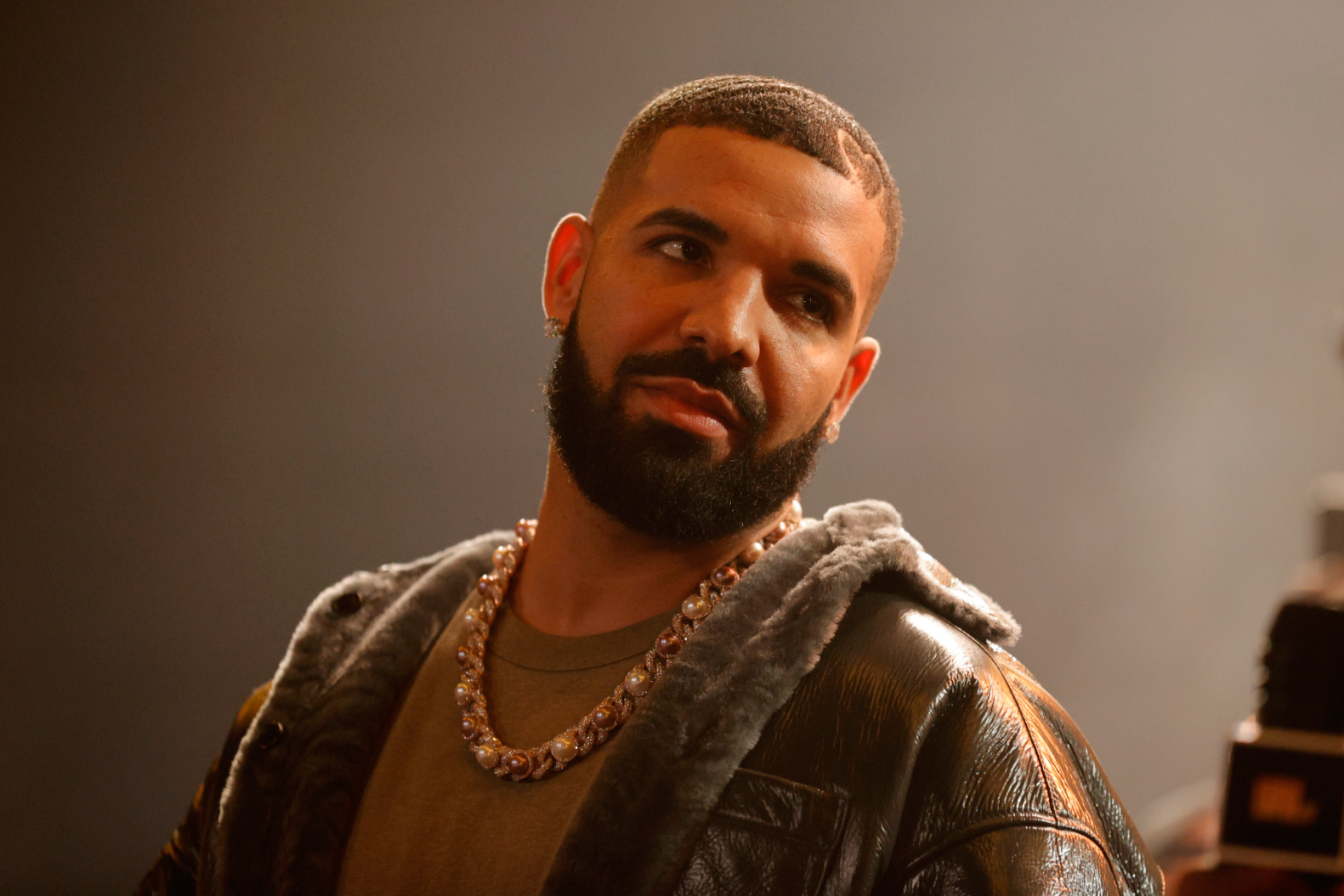 Drake Winks at Kendrick Lamar’s Latest Diss Track With ’10 Things I Hate About You’ Clip