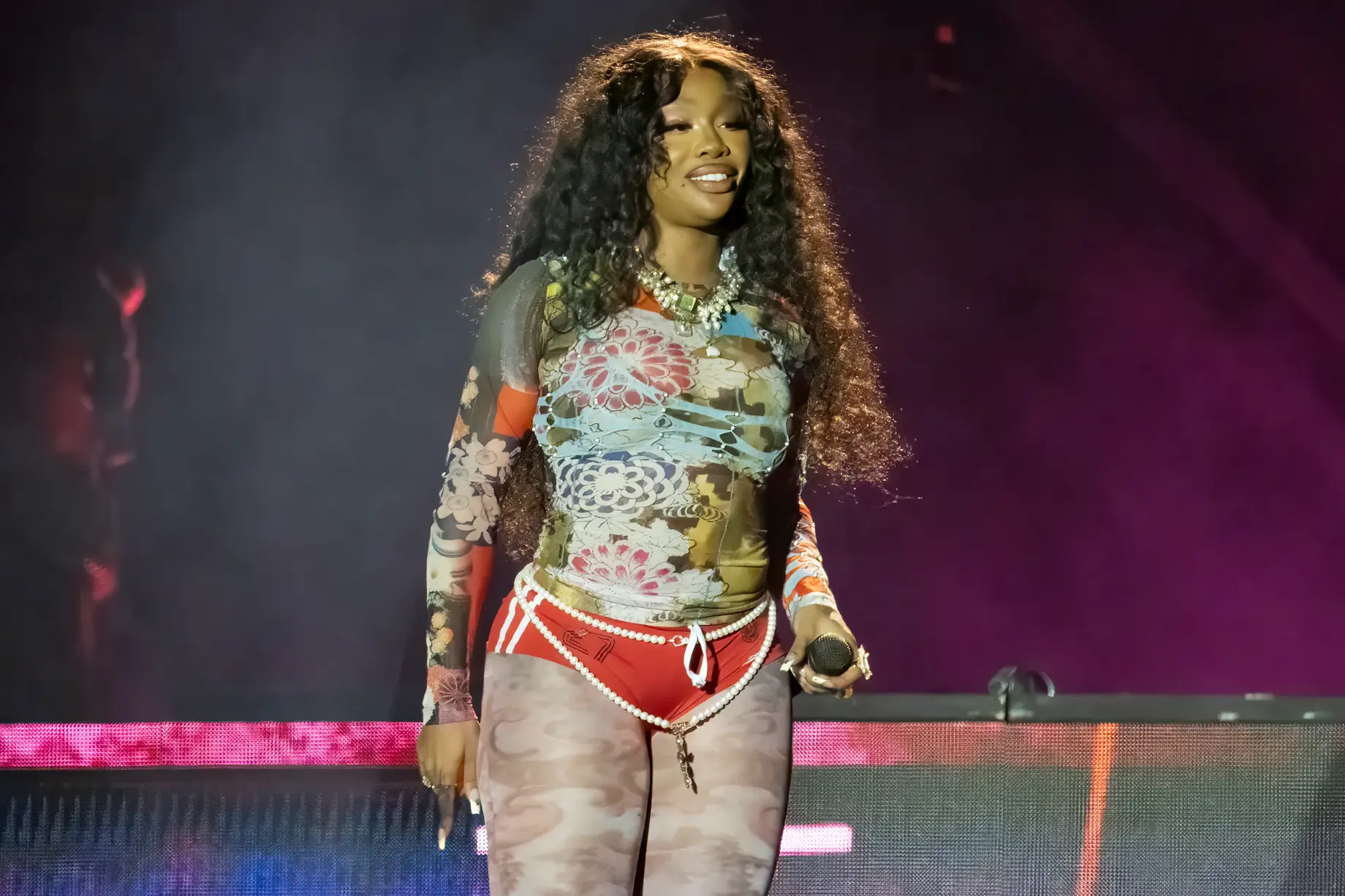 SZA Threatens to End Australian Show Over Thrown Objects: ‘I Will Leave’