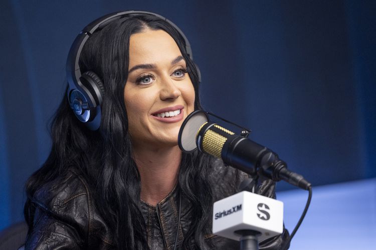 Katy Perry Attempts to Address Criticism over Returning to Work with Dr. Luke for New Album ‘143’ [Video]