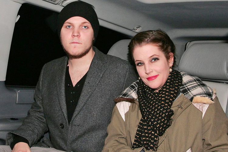 Say What Now? Lisa Marie Presley ‘Kept Son Benjamin’s Body at Home’ for Two Months After His Death