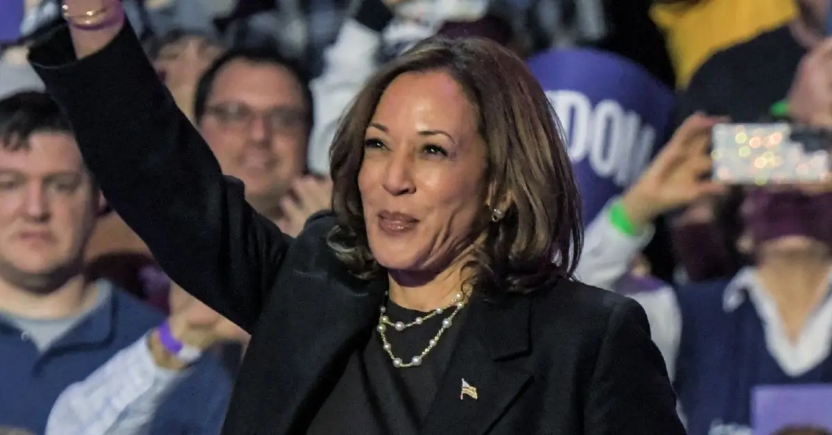 Kamala Harris Flames Hecklers, Tells Them to Go to ‘Smaller’ Trump Rally [Video]