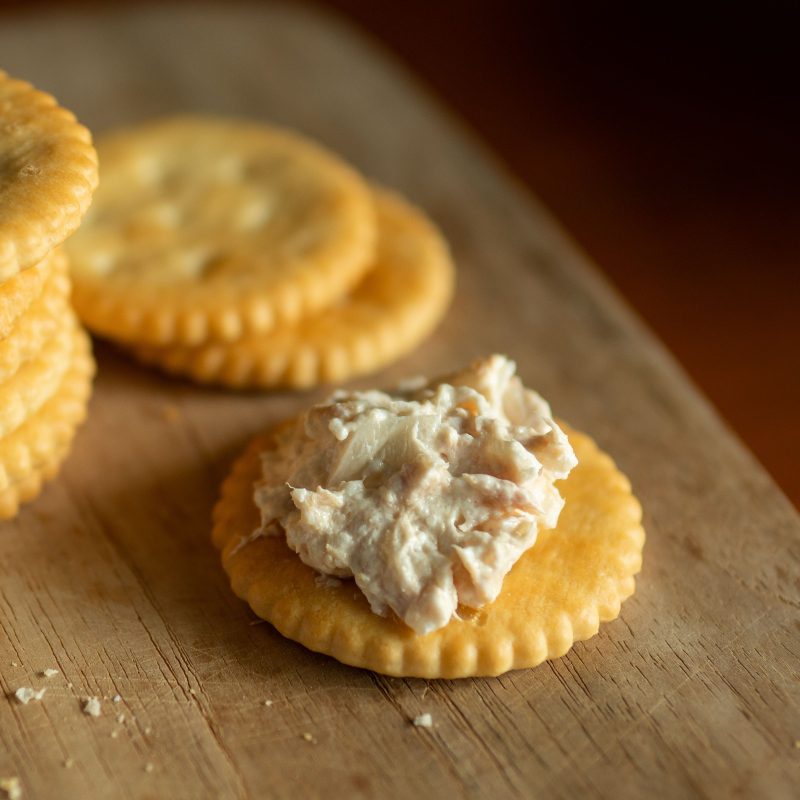 tuna salad and crackers