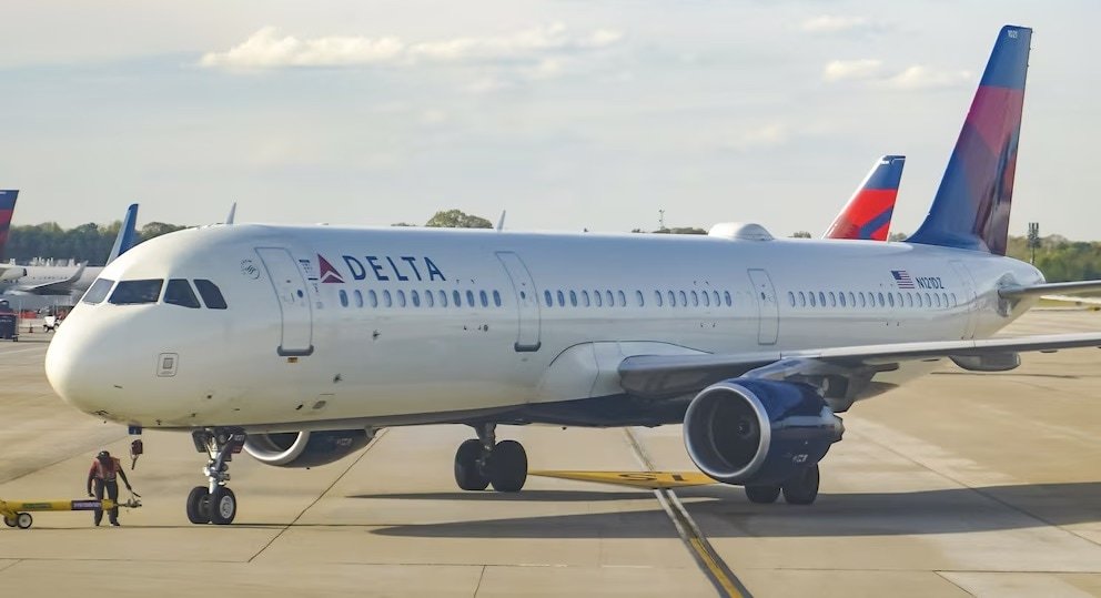 Say What Now?  Delta Flight Returns to Atlanta After Possible Smoke Reported in Flightdeck